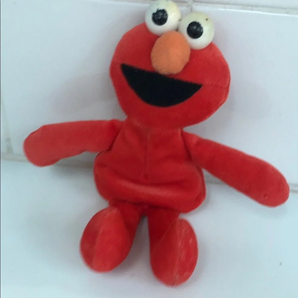 ELMO PLUSH TOY • SESAME STREET • 7” x 6”